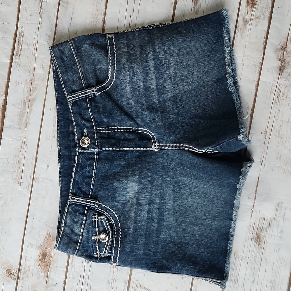 Girls jean shorts. Sz 14 16. XL